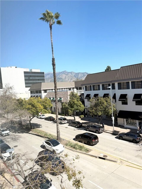 Building Photo - 175 S Lake Ave