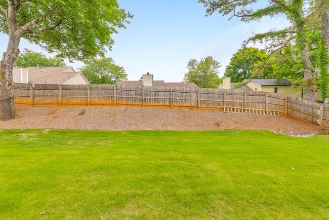 Building Photo - 520 Sonnet Way