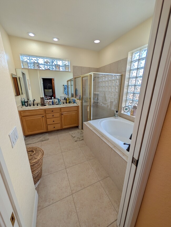 Building Photo - 718 Bunker View Dr