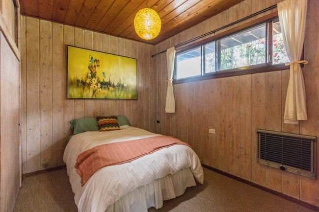 Building Photo - 2 bed/2 bath house in Oak Grove/Milwaukie- Available Now !