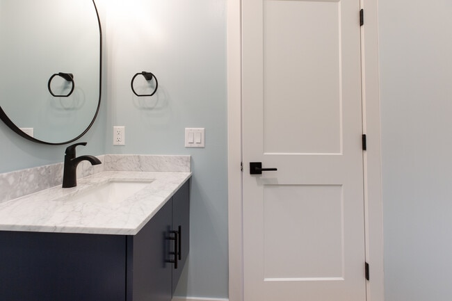 Building Photo - 5377 Remington Dr