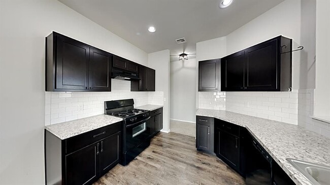 Building Photo - 9800 Jackrabbit Rd