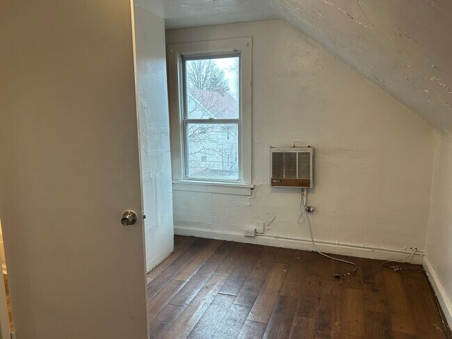 Building Photo - 3428 Altamont Rd