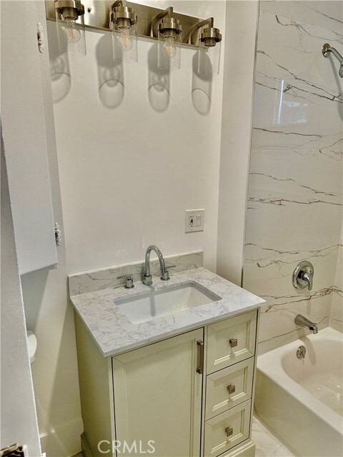 Building Photo - 342 E 8th St