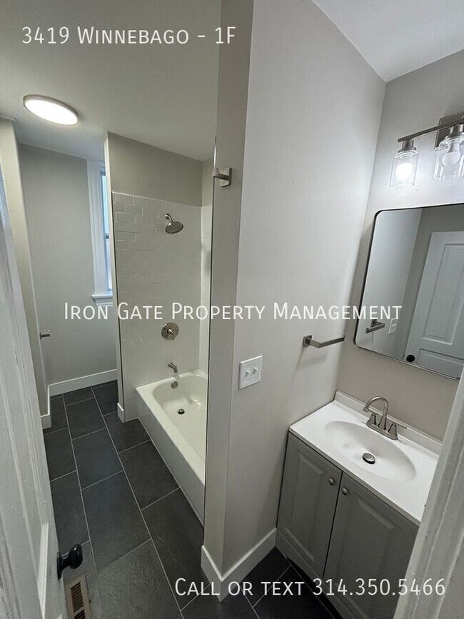 Building Photo - 3419 Winnebago-1F