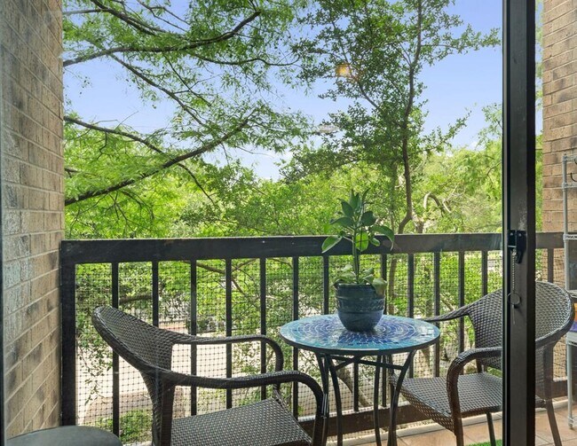 Building Photo - 8888 Tallwood Dr