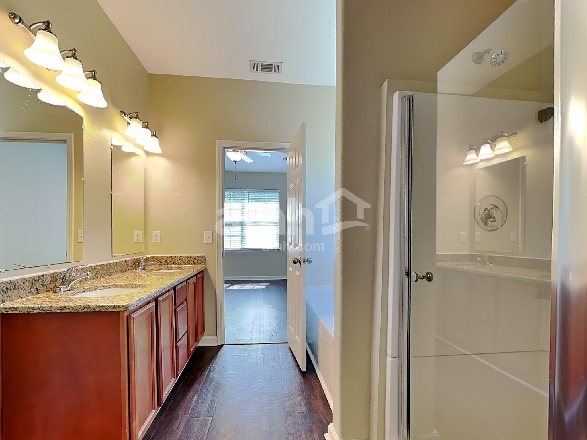 Building Photo - 830 Hyacinth Cir