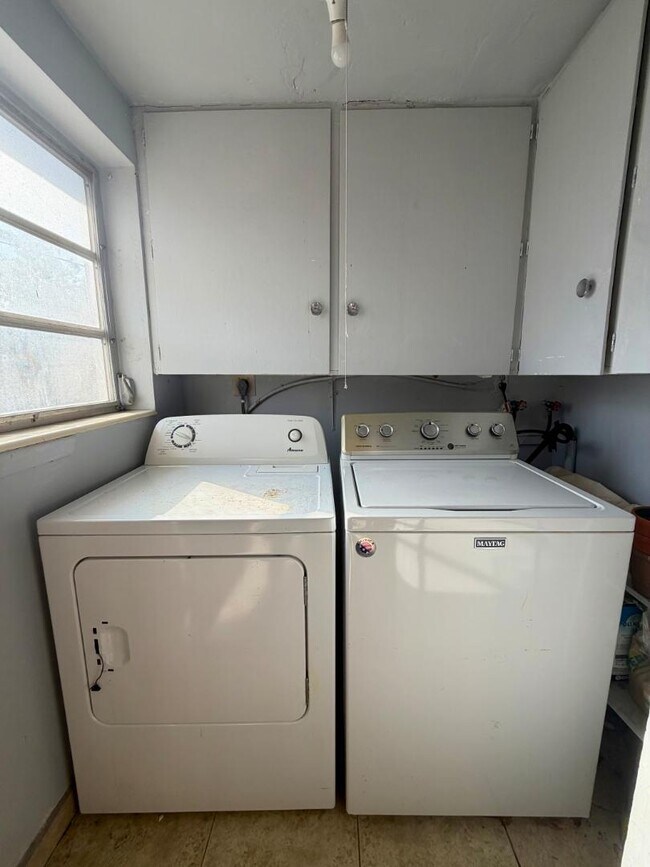 Building Photo - 8785 SW 137th Ave