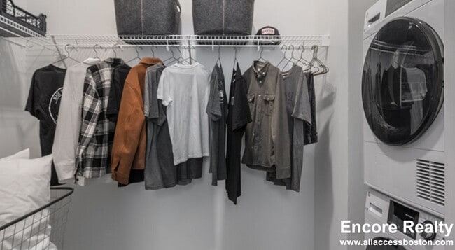 Building Photo - 144 Addison St