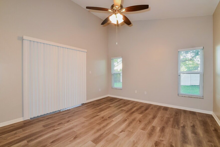 Building Photo - 935 Brightview Dr