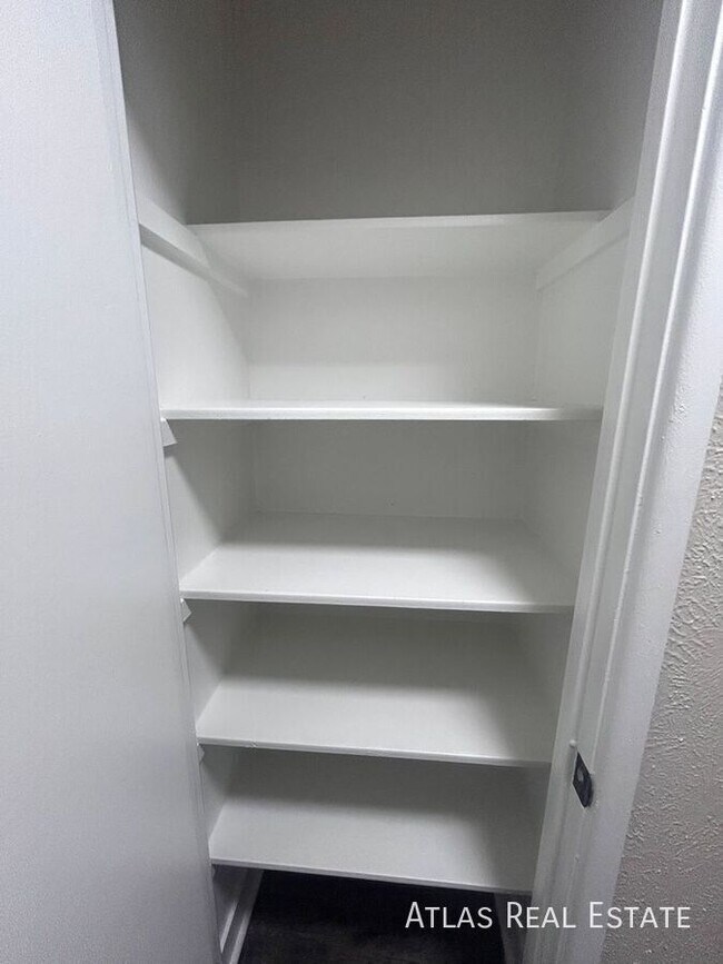 Building Photo - 551 S Fairfax St