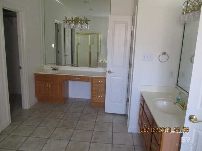 Building Photo - 9153 Parliament Cir