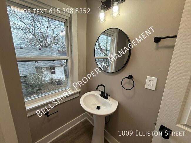 Building Photo - 1009 Elliston St