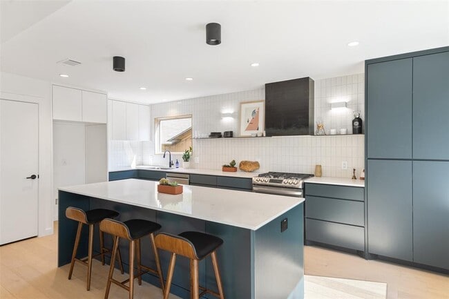 Building Photo - 2815 Goldbridge Dr