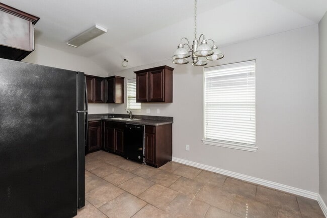 Building Photo - 7653 Rainbow Creek Dr