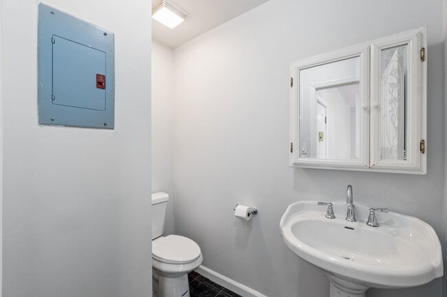 Building Photo - 883 JFK Blvd E