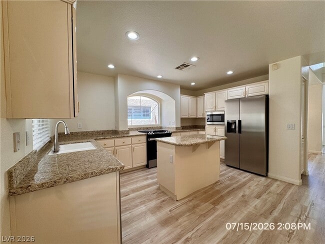 Building Photo - 10921 Calcedonian St