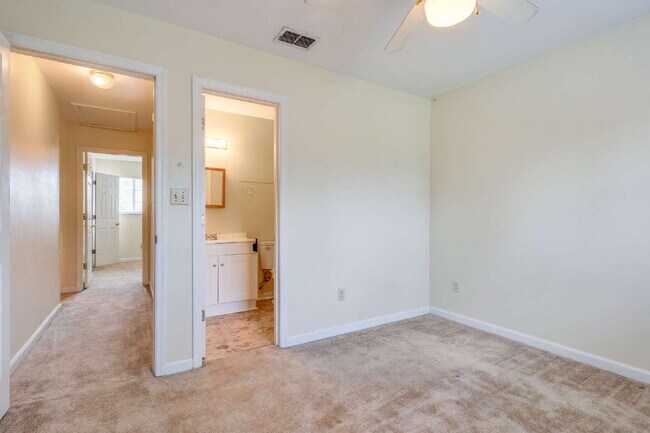 Building Photo - 1 bedroom and 1 bathroom in a 3x3 duplex STEPS AWAY FROM CAMPUS