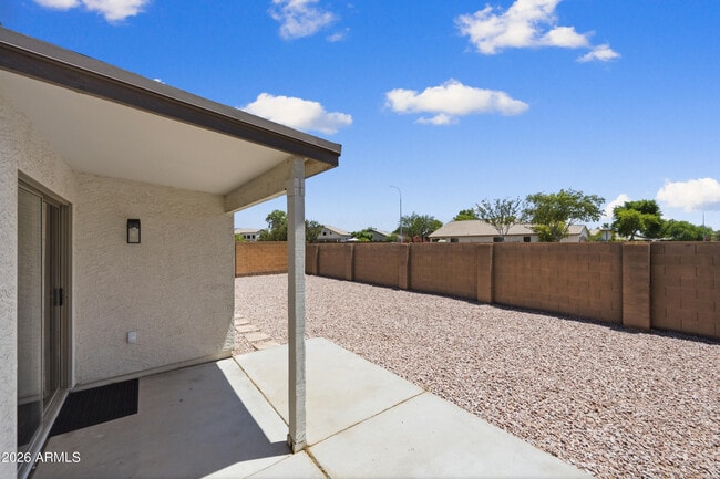 Building Photo - 2851 E Cherry Hills Dr