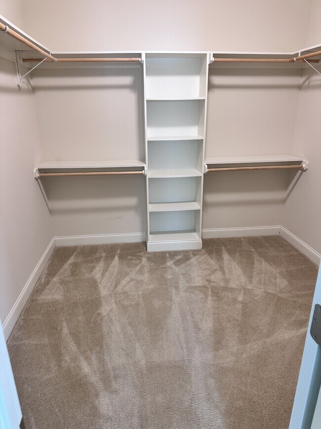 Building Photo - 413 Belhaven Ct