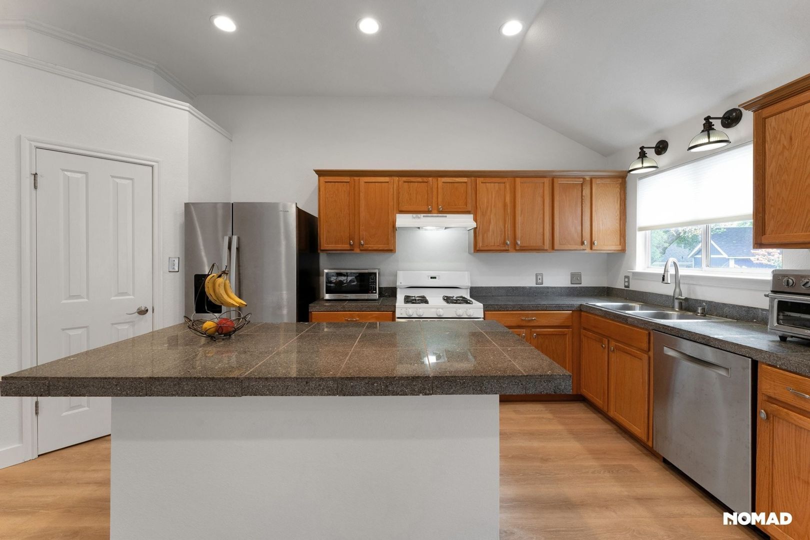 Building Photo - 5613 Lomita Verde Cir