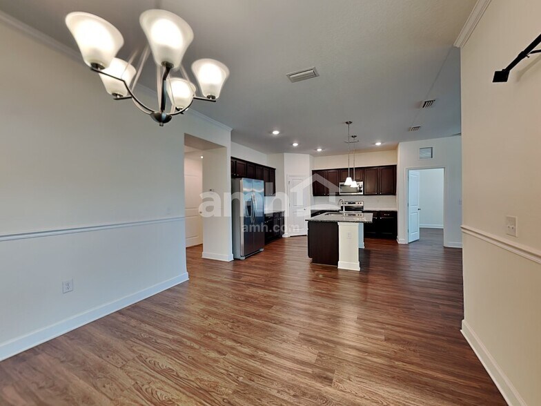 Building Photo - 313 Pine Terrace Dr