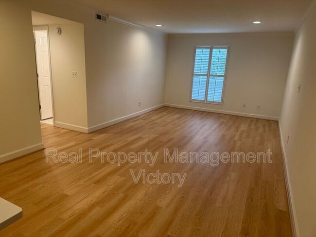 Building Photo - 157 Old Montgomery Hwy