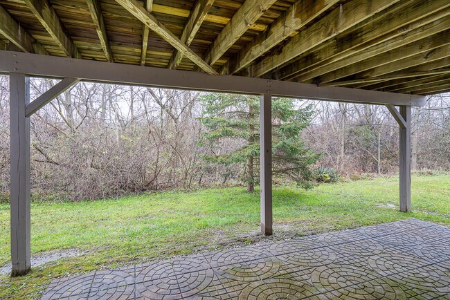 Building Photo - 746 Hilltop Ln