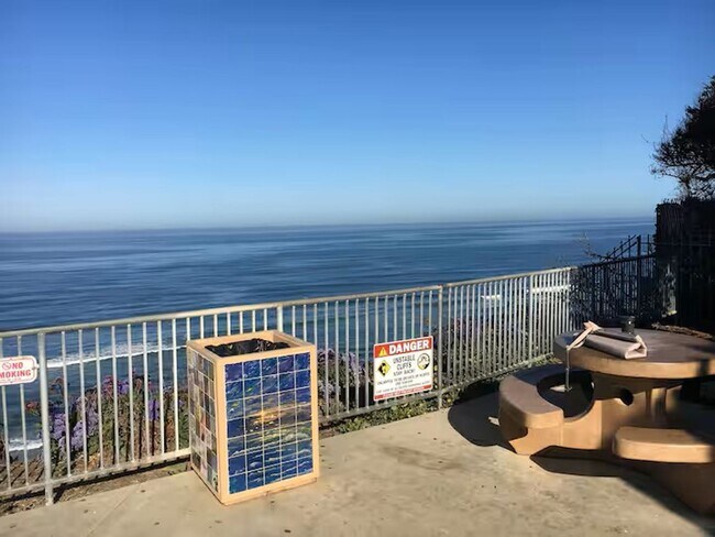 Building Photo - Luxe 3-Bedroom, 3-Bath Beach Home in Encinitas – w Furnished Option! Showing Today!