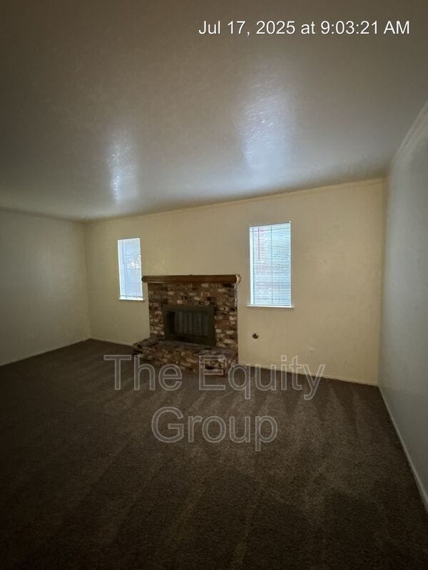 Building Photo - 722 S Linwood St
