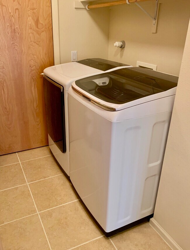 Newer washer/dryer in unit - 21 Canyon View