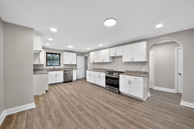 Building Photo - 1818 Lawn Ave