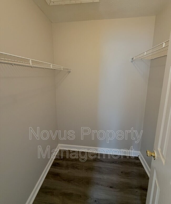 Building Photo - 710 Fertilla St