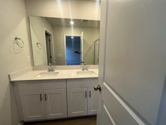 Building Photo - 5113 Brailey Cir