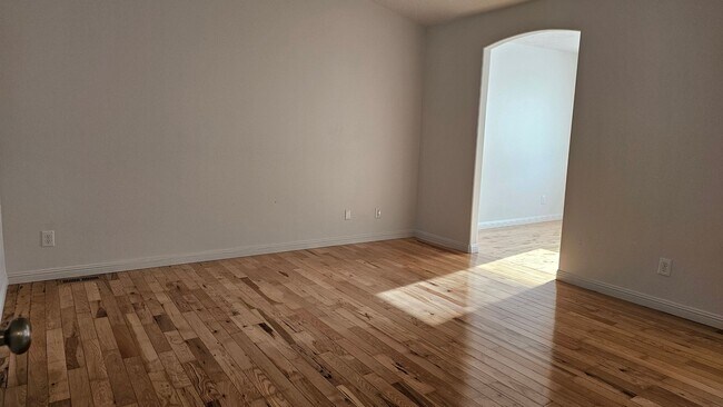 Building Photo - Rare Single-Level 3BR Home w/ Yard & 2-Car Garage