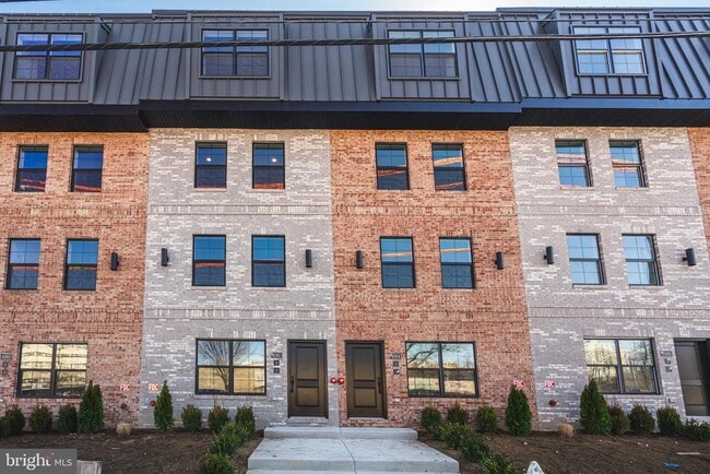 Building Photo - 4094 LESLIE Ln