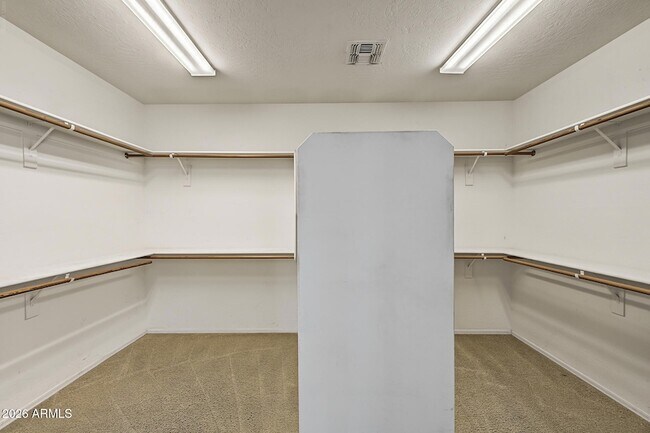 Building Photo - 1433 E Canyon Creek Dr