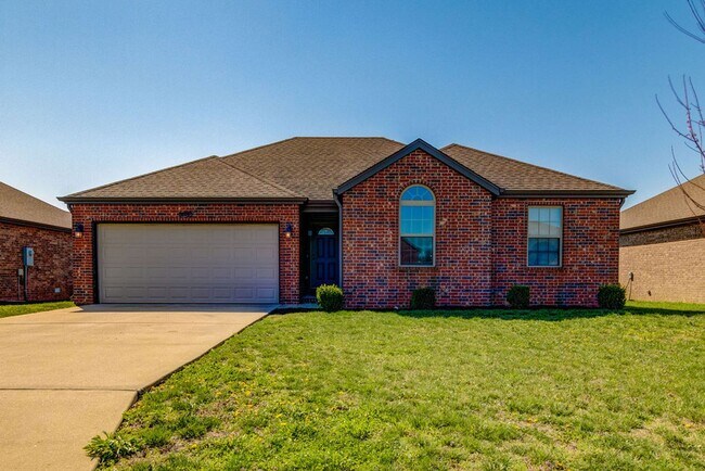 Building Photo - Beautiful all brick 3 bed 2 bath house in ...