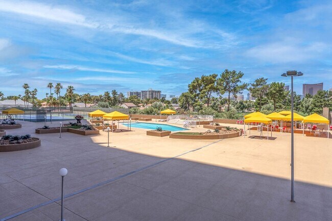 Building Photo - 3111 Bel Air Dr