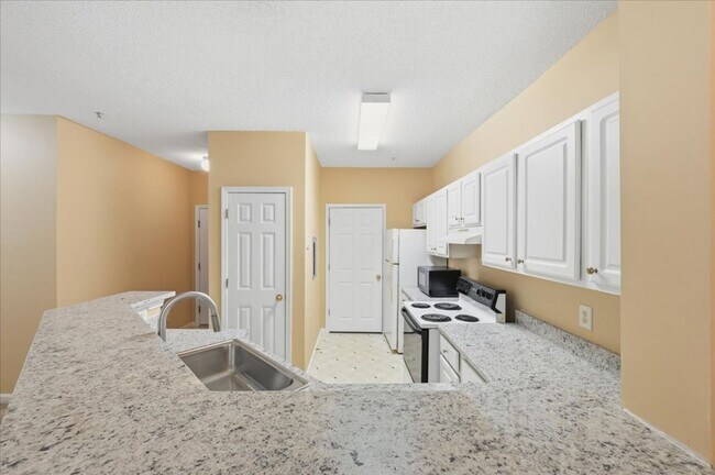 Building Photo - 1202 Walden Park Dr