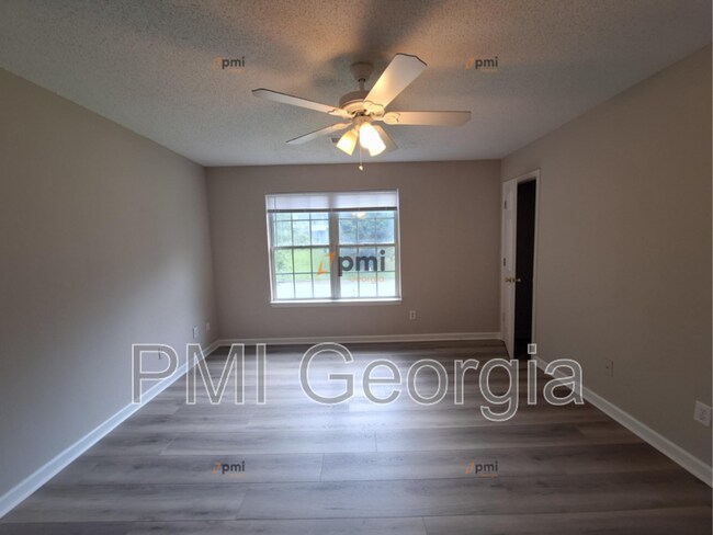 Building Photo - 8170 Autumn Green Dr