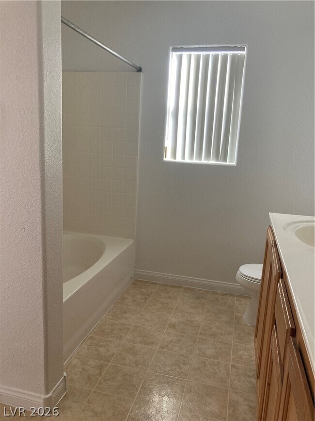 Building Photo - 9519 Milkweed Canyon Ave