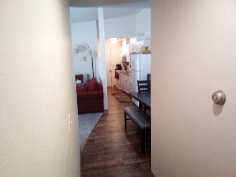 Building Photo - 233 Old Fort Rd