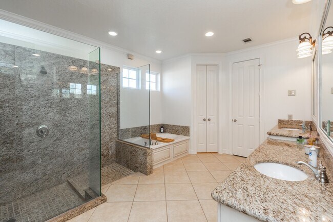 Building Photo - 7790 Deer Chase Dr