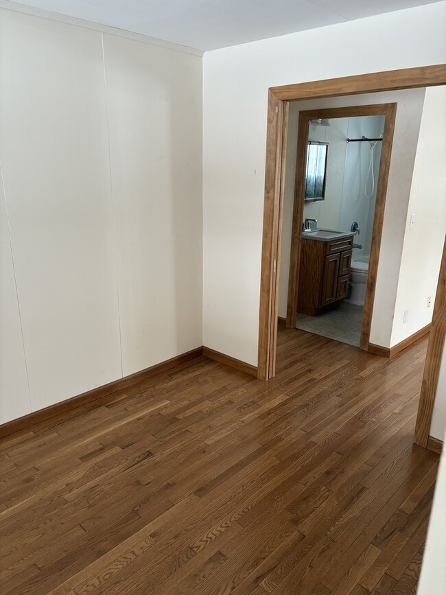 Building Photo - 2827 Acosta St