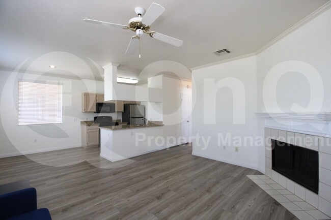 Building Photo - 16013 S Desert Foothills Pkwy