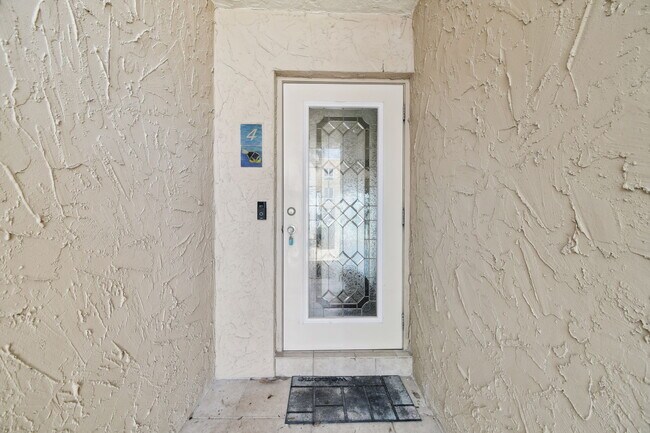 Building Photo - 345 Capri Blvd