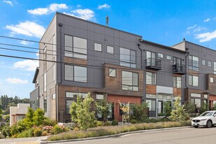 Building Photo - 2047 25th Ave S