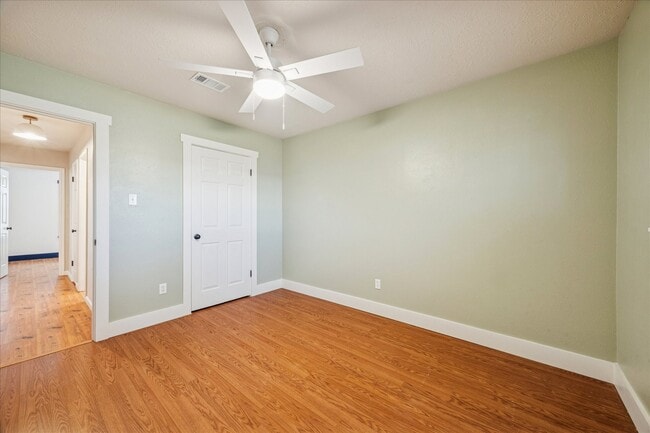 Building Photo - 2824 Meadow Brook Ct