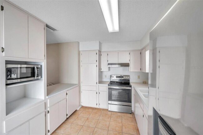 Building Photo - 6632 Hickorywood Ln